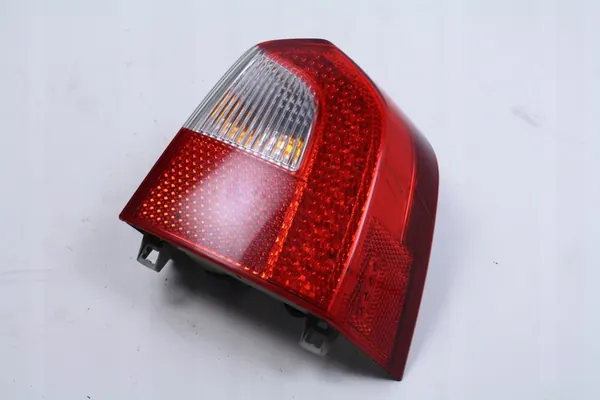 VOLVO V70 III XC70 Faro Trasero Derecho image 2