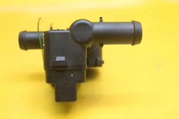 Porsche värmarvattenventil OEM 97057222500 image 3
