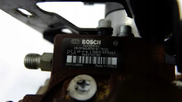 Bomba de inyección Peugeot 407 1.6 HDI OEM 9683703780 image 7