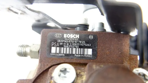 Bomba de inyección Peugeot 407 1.6 HDI OEM 9683703780 image 8