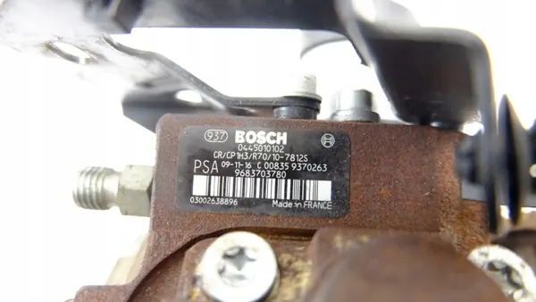 Bomba de inyección Peugeot 407 1.6 HDI OEM 9683703780 image 9