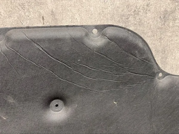 Isolamento do Capô BMW X5 G05 2018- image 3