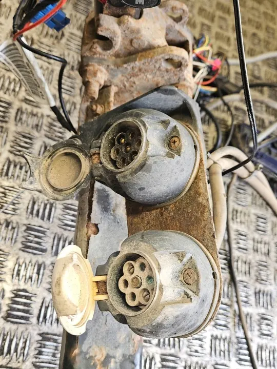 Peräkärrykoukku Peugeot 407 2007 OEM E1110R0316931 image 6