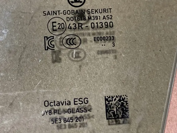 OEM 5E3845201 Framvänster Dörrruta Skoda Octavia IV image 4