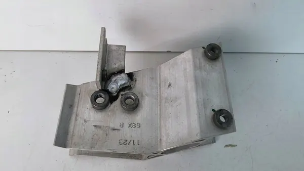 Support de ceinture avant droit BMW M3 G80 image 2