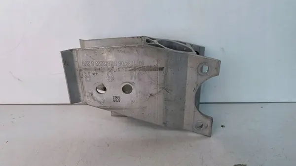 Support de ceinture avant droit BMW M3 G80 image 3