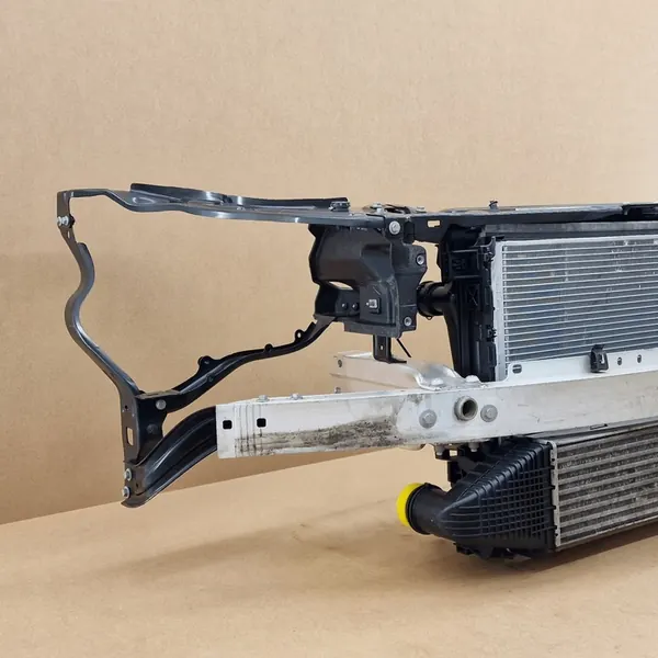 Voorkoeler Mercedes W212 Lift C207 CLS C218 image 4