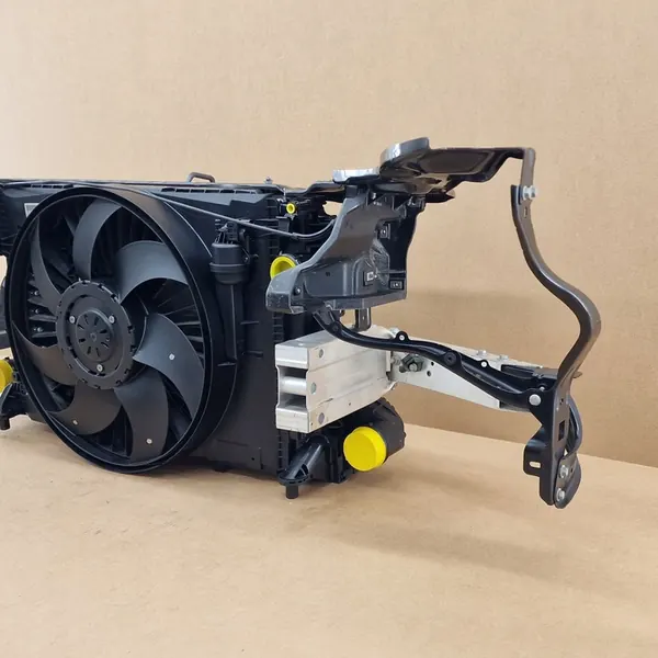 Voorkoeler Mercedes W212 Lift C207 CLS C218 image 5