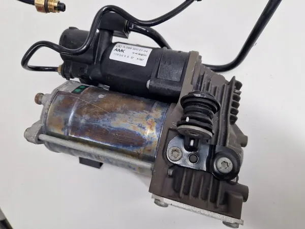 AIRMATIC FJÄDRINGSCOMPRESSOR MERCEDES W222 A0993200104 image 4