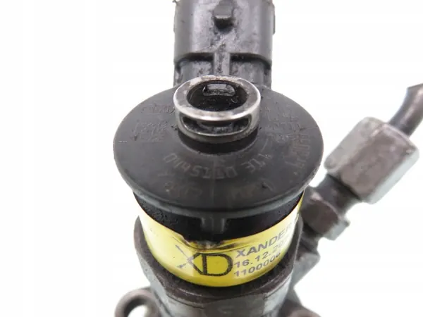 Bosch 0 445 110 311 Injektor image 2