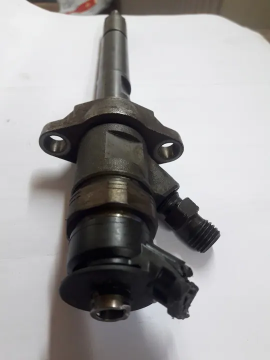 Bosch 0 445 110 311 Injektor image 9