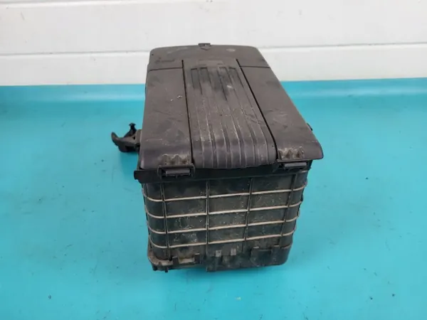 Batterieabdeckung OEM 3C0915443A für Audi A3 8P 1.9 TDI image 3