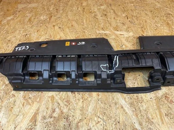 Hyundai Kona EV framstötfjädersförstärkning OEM 86360K4AA0 image 3
