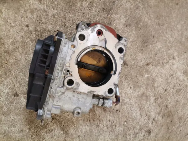 Compressor A/C OEM TRSE09 para Honda CR-V 2009-2012 image 3