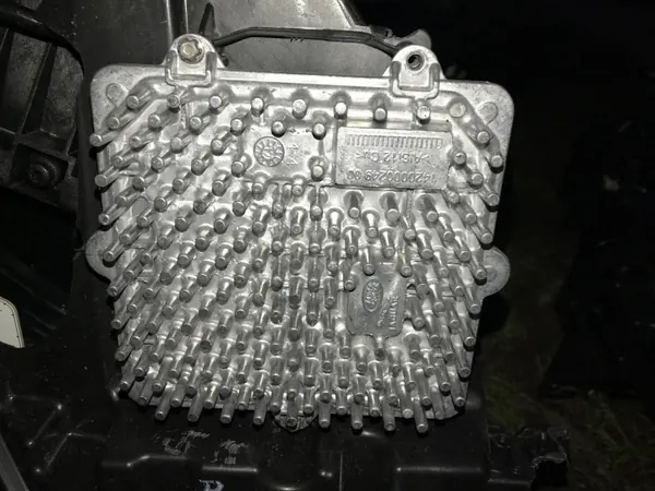 Jaguar Muunnin OEM J9C3-13E005-BB E-Pace I-Pace image 2