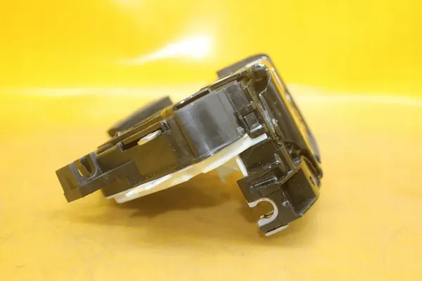 Fram Höger Dörrlås 7 Pin Skoda Fabia III image 3