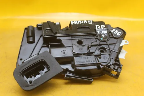 Fram Höger Dörrlås 7 Pin Skoda Fabia III image 4