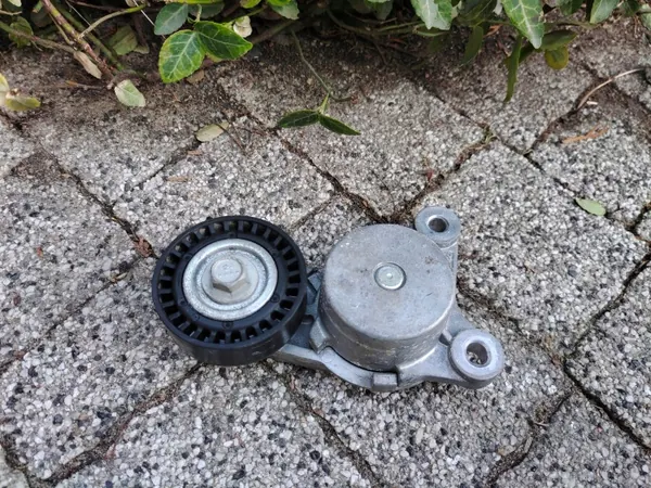 Rolo tensor usado OEM PZ1E-5A228-AA para Ford Escape image 2