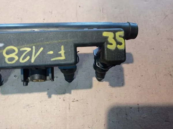 Brandstofrail Injectoren Renault 7700114546 image 2