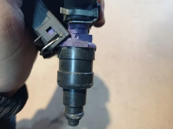 Brandstofrail Injectoren Renault 7700114546 image 5