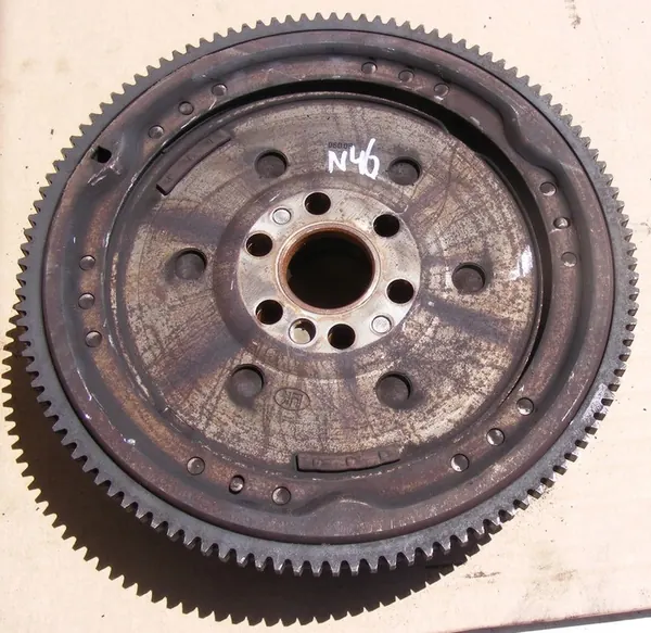 BMW E46 316i 318i N42 Kytkinpaketti image 3