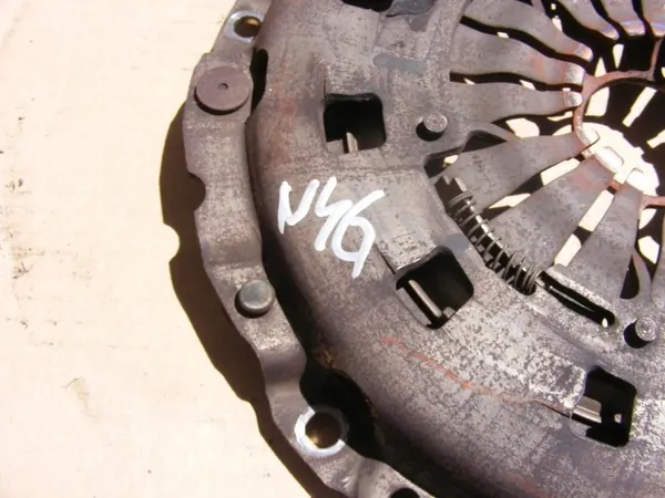 BMW E46 316i 318i N42 Kytkinpaketti image 5