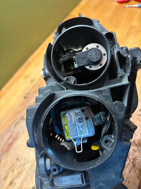 VW Scirocco 2008- Vasemman Xenonlamppu Alkuperäinen image 10