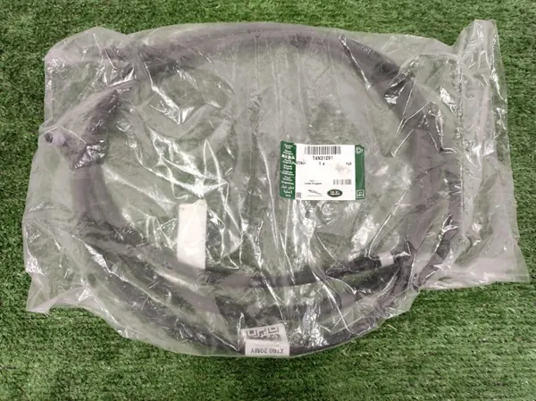 Tuyau de lave-glace Jaguar XE OEM LX73-13E010-BA Occasion image 2