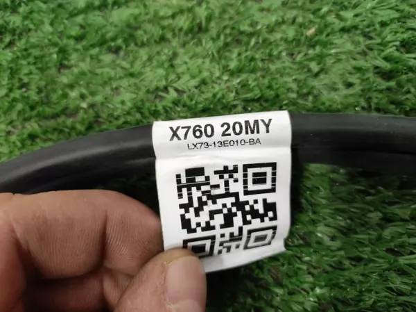 Tuyau de lave-glace Jaguar XE OEM LX73-13E010-BA Occasion image 3