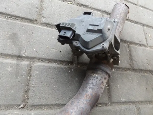 Renault Scenic III 1.5 DCI Exhaust Throttle Valve image 3