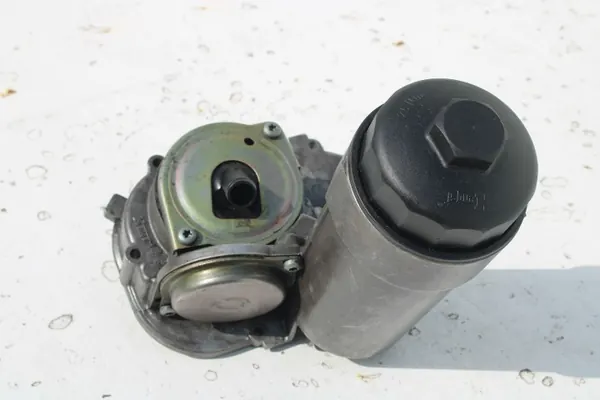 Boîtier Filtre à Huile OEM 059115405G pour Audi A4 A6 A8 image 4