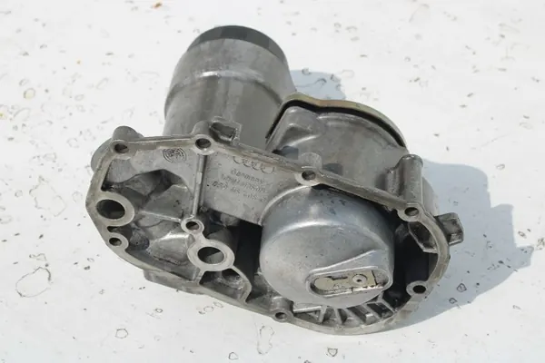 Boîtier Filtre à Huile OEM 059115405G pour Audi A4 A6 A8 image 5