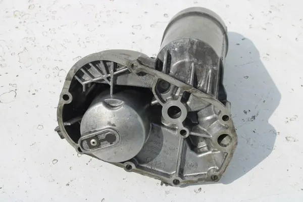 Boîtier Filtre à Huile OEM 059115405G pour Audi A4 A6 A8 image 6