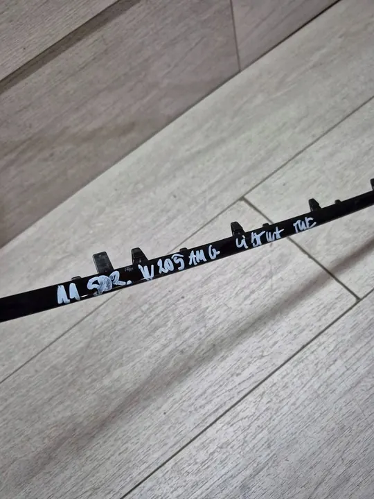 MERCEDES W205 AMG LISTELLO CROMATO POSTERIORE A2058854103 image 7