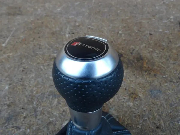 Audi Q3 8U S-Line DSG Vaihteenvalitsin OEM image 3