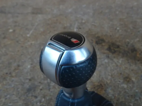 Audi Q3 8U S-Line DSG Vaihteenvalitsin OEM image 4