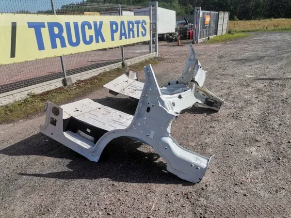 Iveco Daily 14- Aile Avant Gauche/Droite OEM image 3