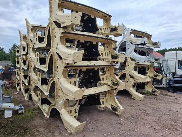Iveco Daily 14- Aile Avant Gauche/Droite OEM image 8
