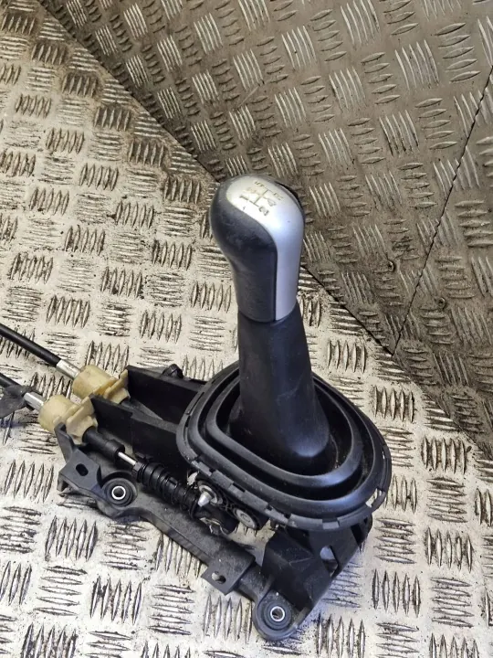 Levier de vitesse Toyota Yaris 2007 OEM 335300D040 image 2