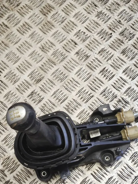 Levier de vitesse Toyota Yaris 2007 OEM 335300D040 image 3