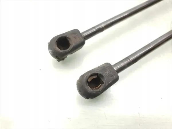 VW Golf Takaluukun Iskunvaimennin 2010 5K6827550D image 2