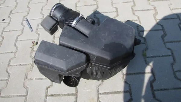 Luftfilterhus OEM OBUDOWA VOLVO 4.4 för Volvo S80 image 2