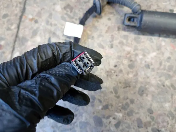 SKODA KAROQ 19- Elektrisk baklucka aktuator vänster 57A827851A image 2