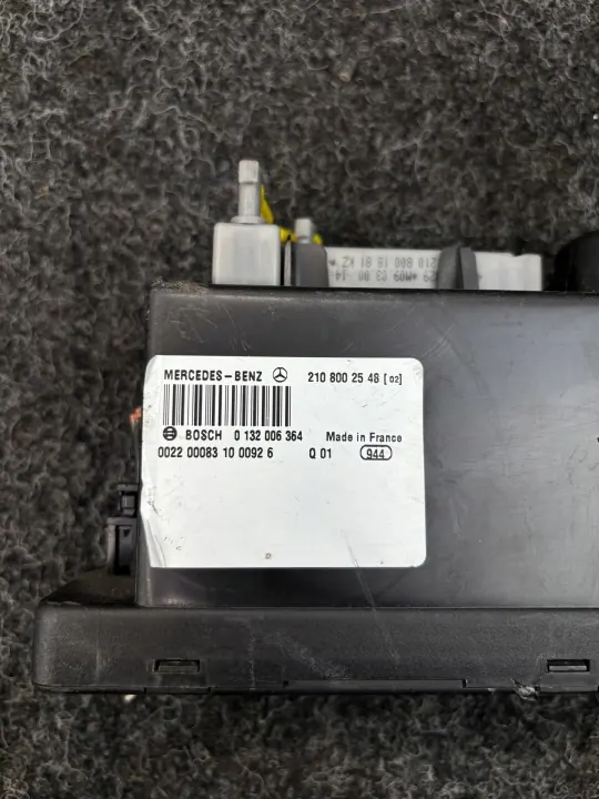 Pompe de verrouillage central Mercedes OEM 2108002548 image 7