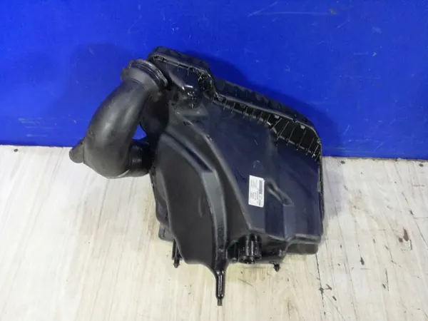 Audi A6 C7 ilmansuodinkotelo OEM 4G0 133 838 T - Käytetty image 4