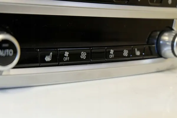 BMW ilmastointipaneeli OEM J00648 7-sarja G11/G12 image 4