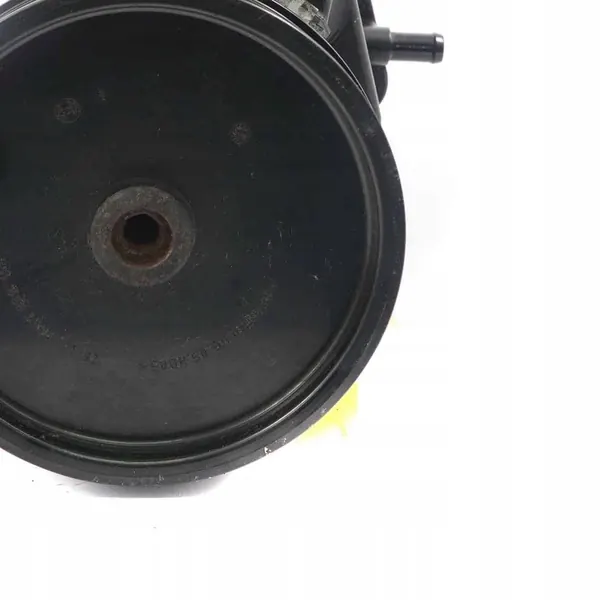 Mercedes W204 OM646 Servostyrningspump A0044667001 image 4