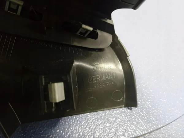 Cubierta borde pared lateral derecha Audi SQ8 Q8 OEM 4M8863488 image 9