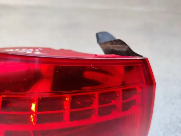 Luz trasera izquierda VW Passat B7 Kombi LED OEM 3AF945207B image 3