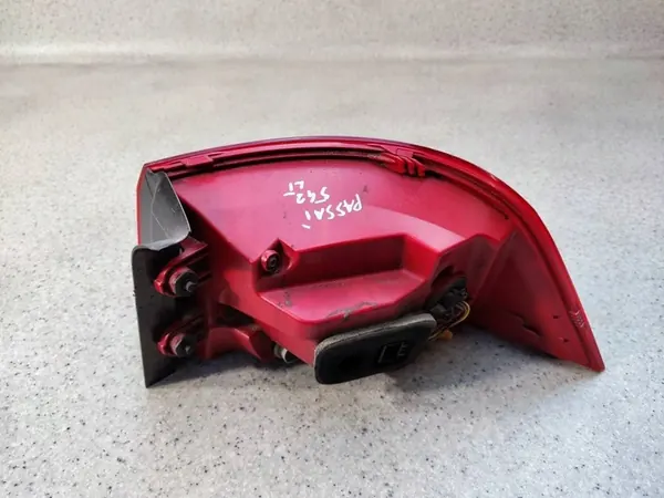 Luz trasera izquierda VW Passat B7 Kombi LED OEM 3AF945207B image 5